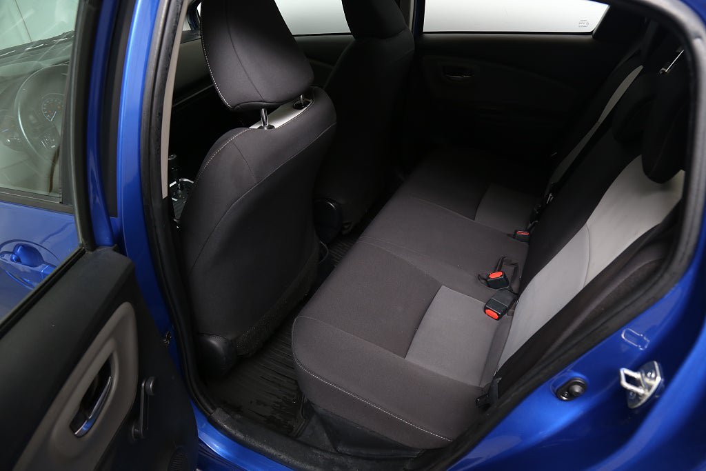 Vehicle Image 23
