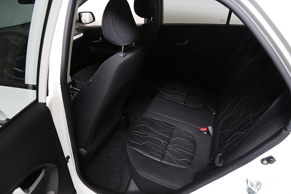 Vehicle Image 23