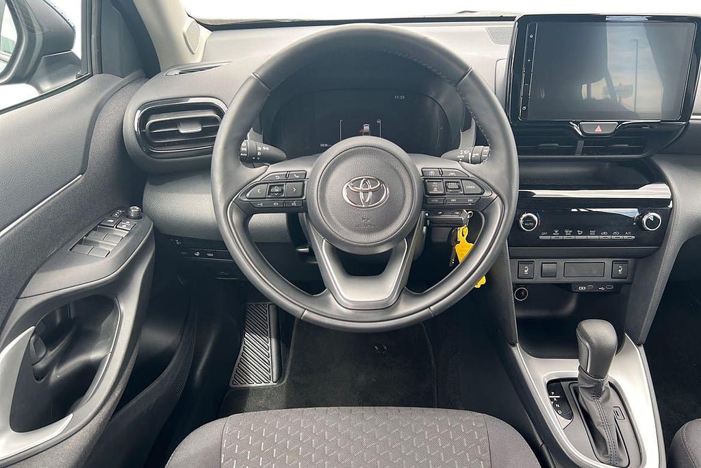 Vehicle Image 11