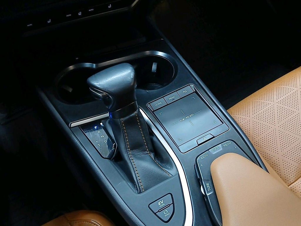 Vehicle Image 18