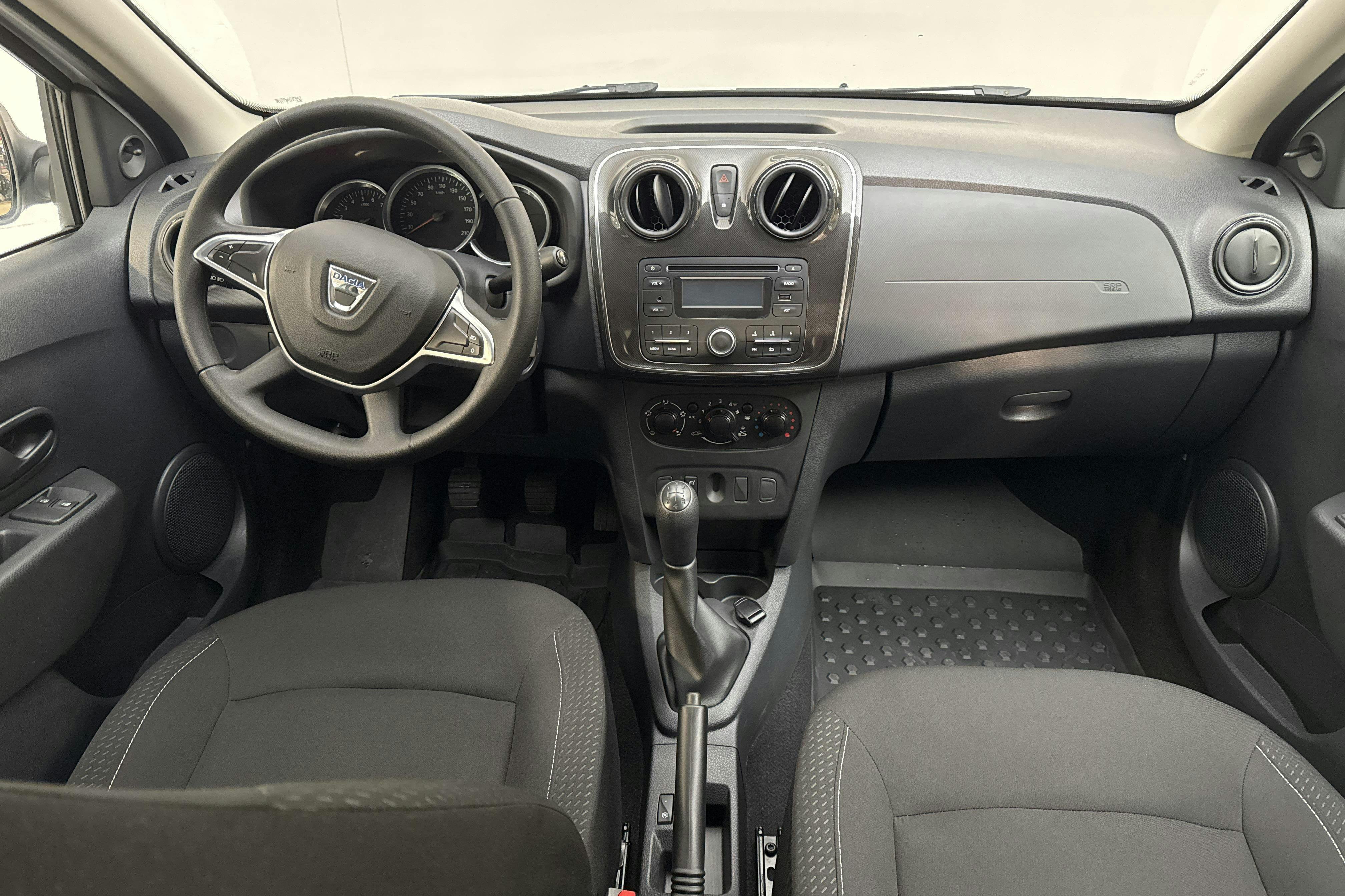 Vehicle Image 6