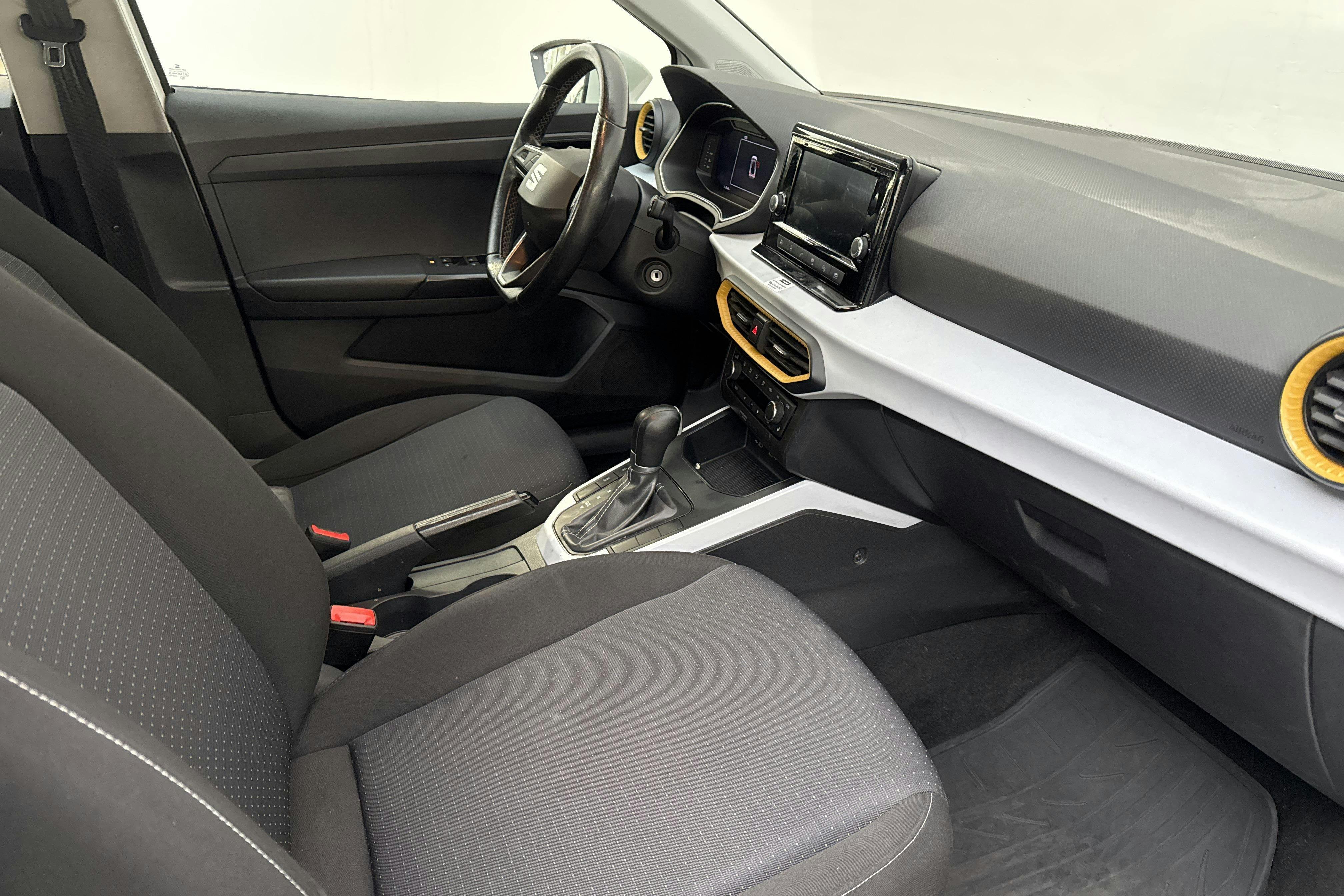 Vehicle Image 7
