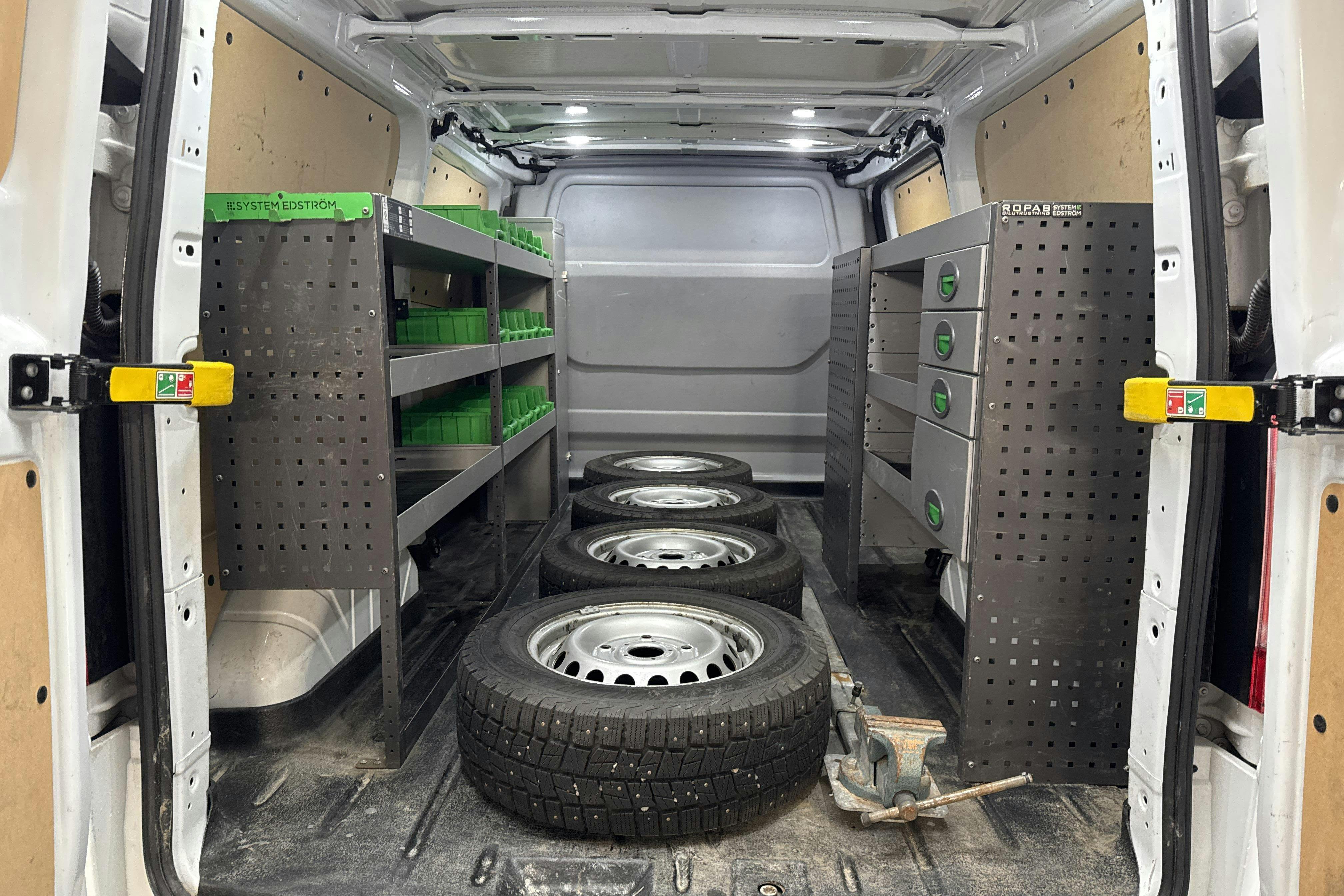 Vehicle Image 8