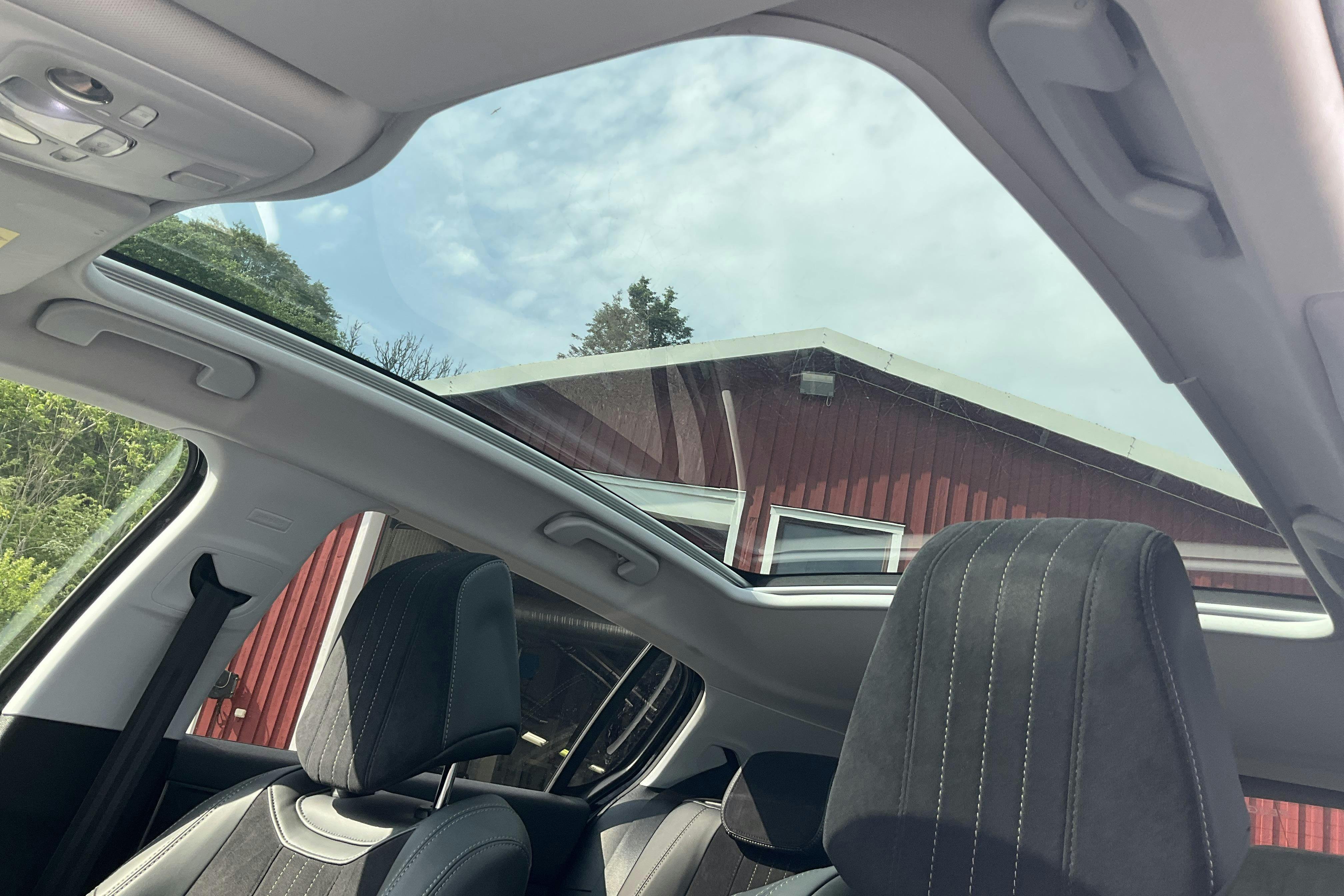 Vehicle Image 11