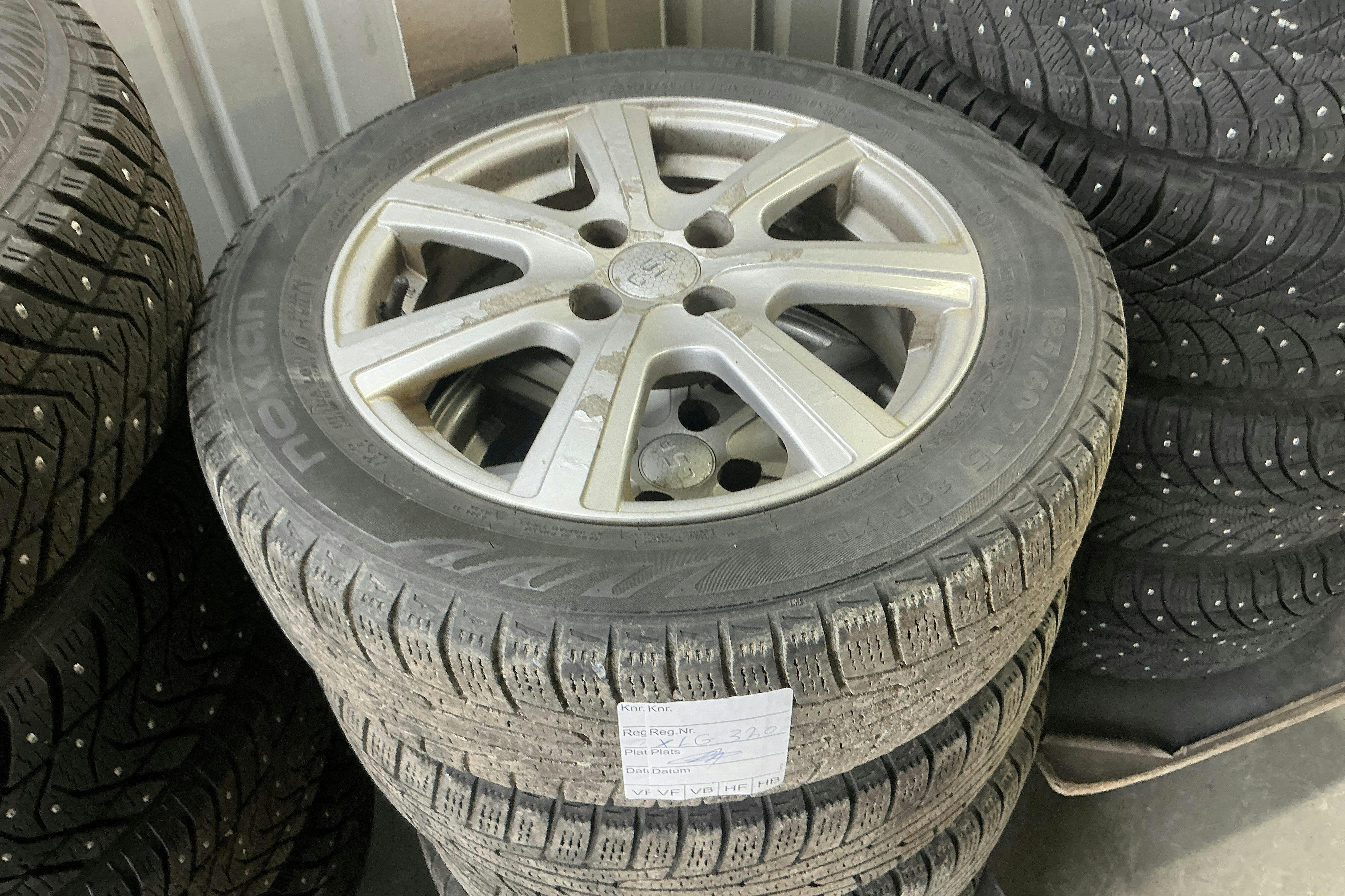 Vehicle Image 12
