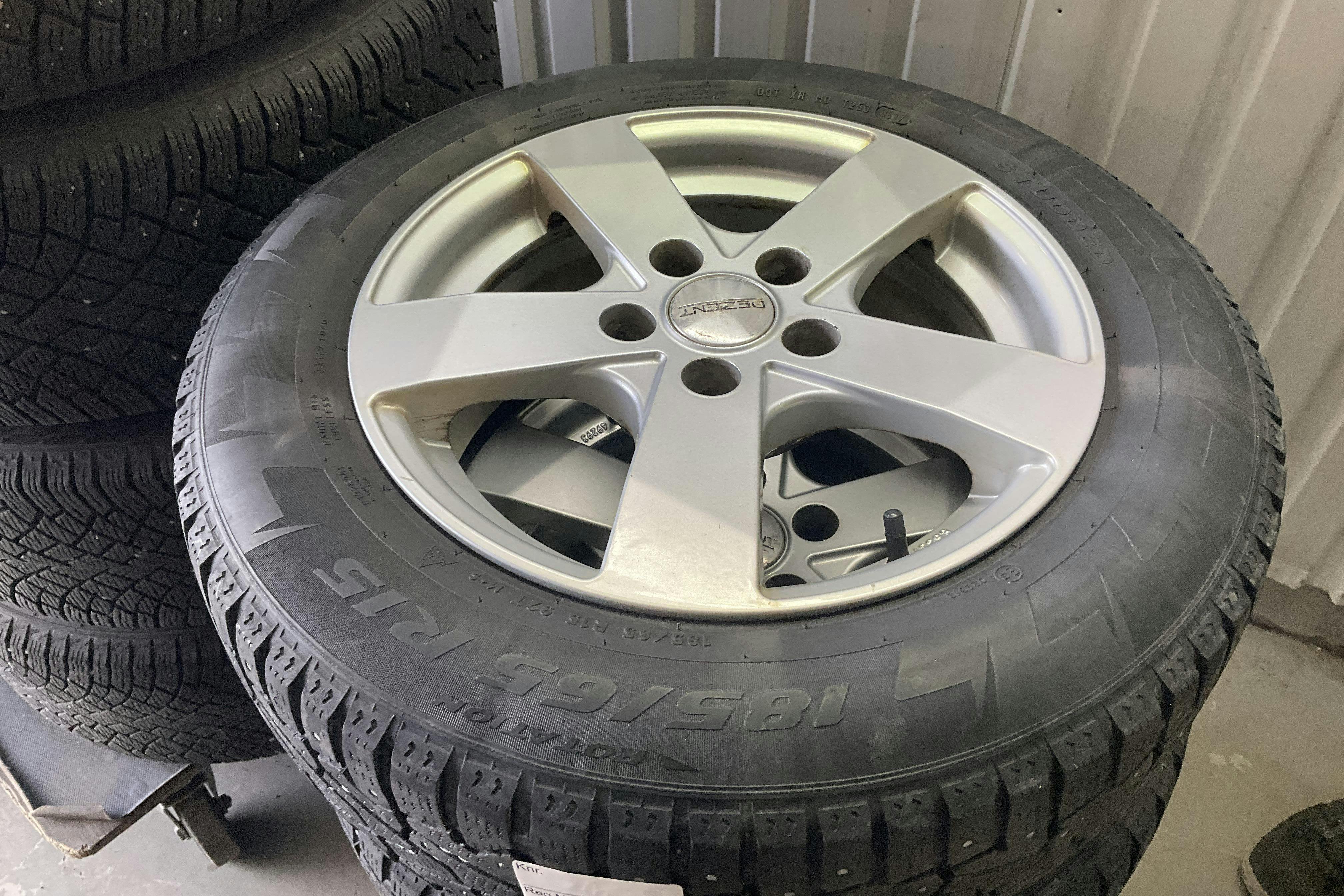 Vehicle Image 12