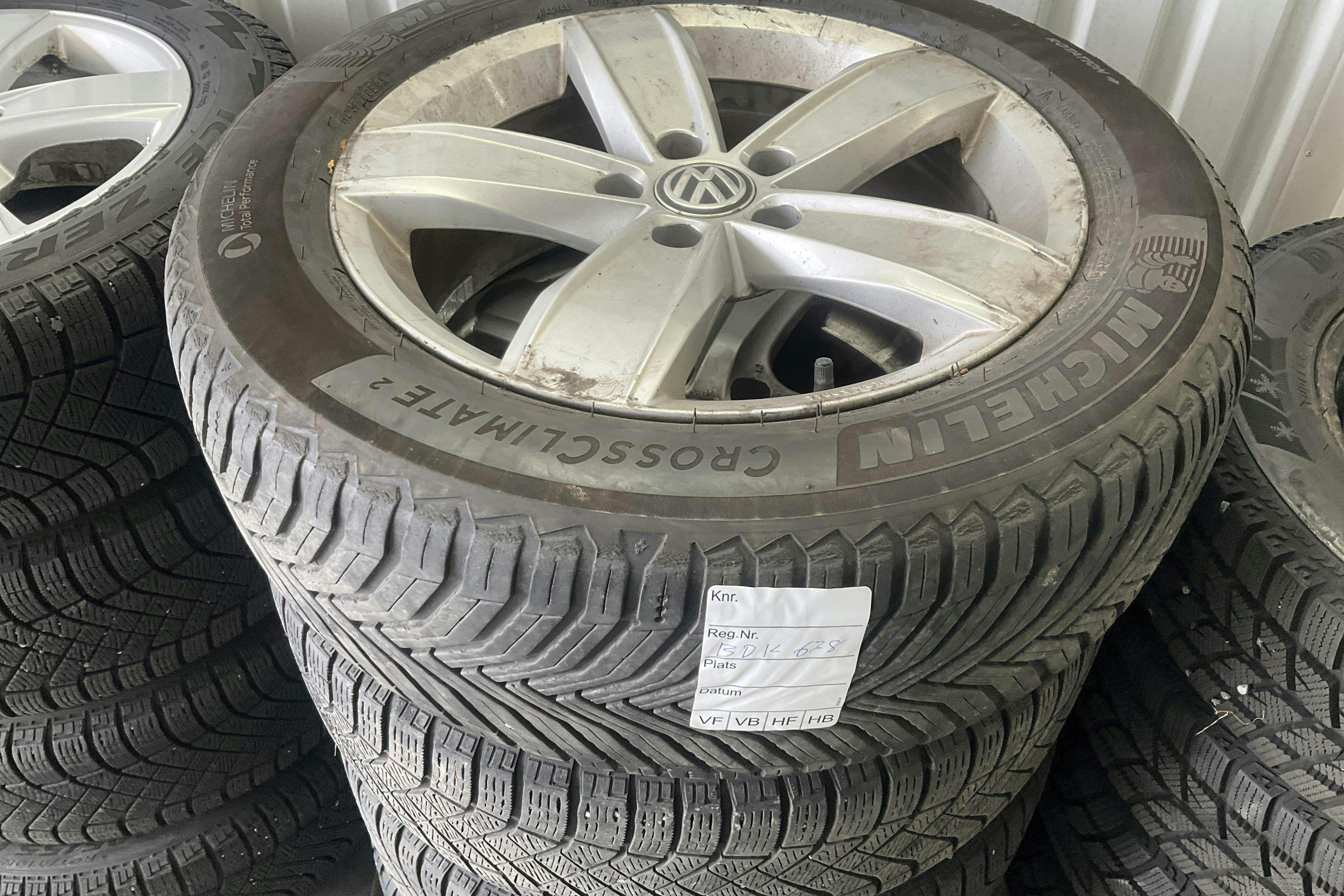 Vehicle Image 12