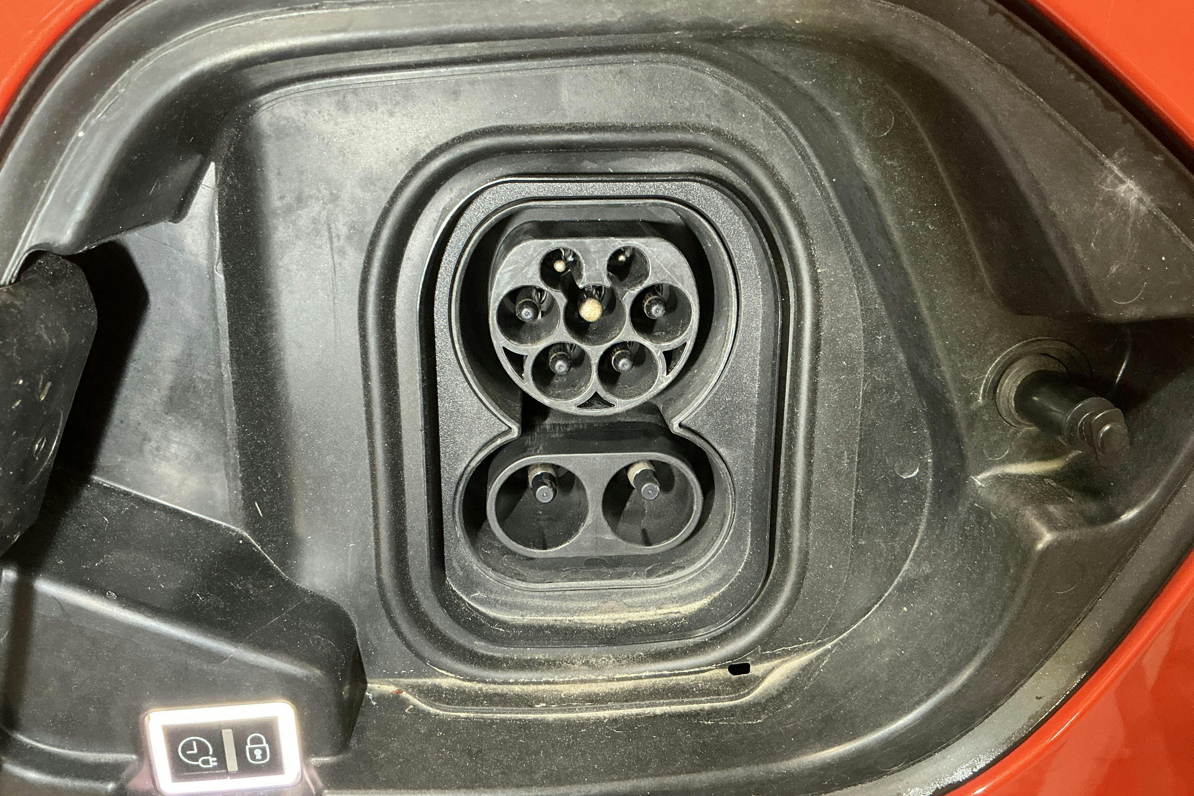 Vehicle Image 12