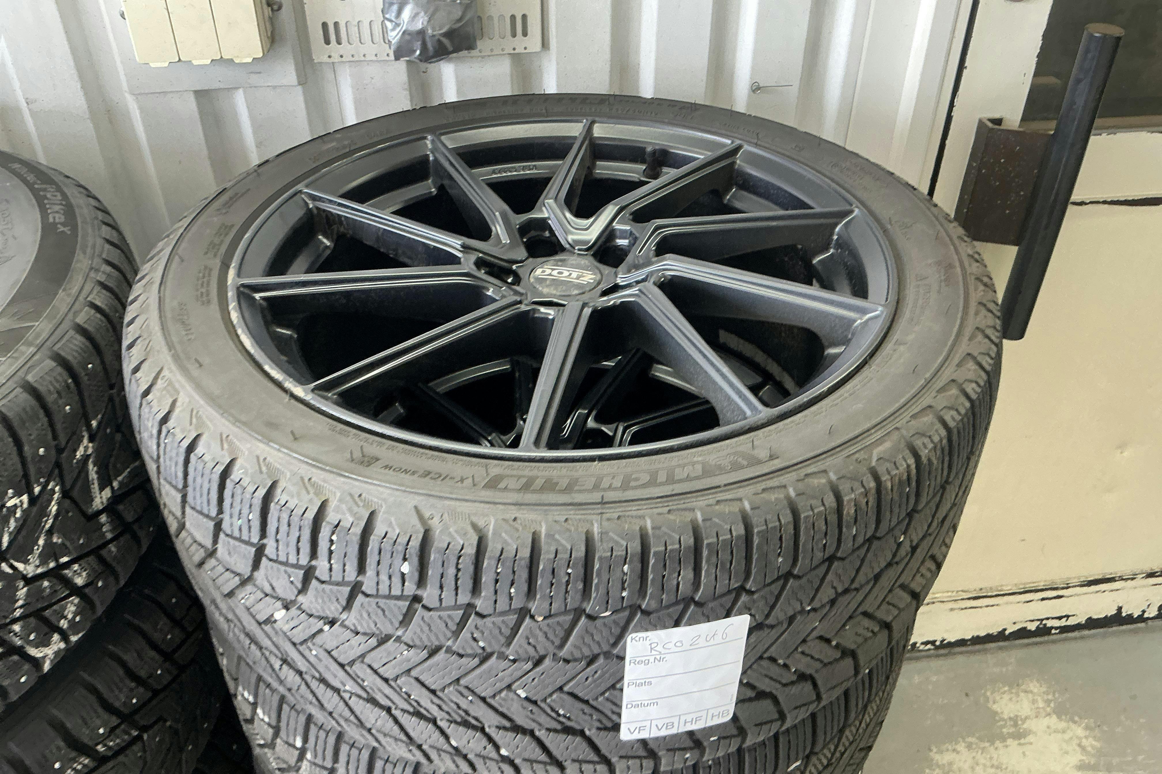 Vehicle Image 11