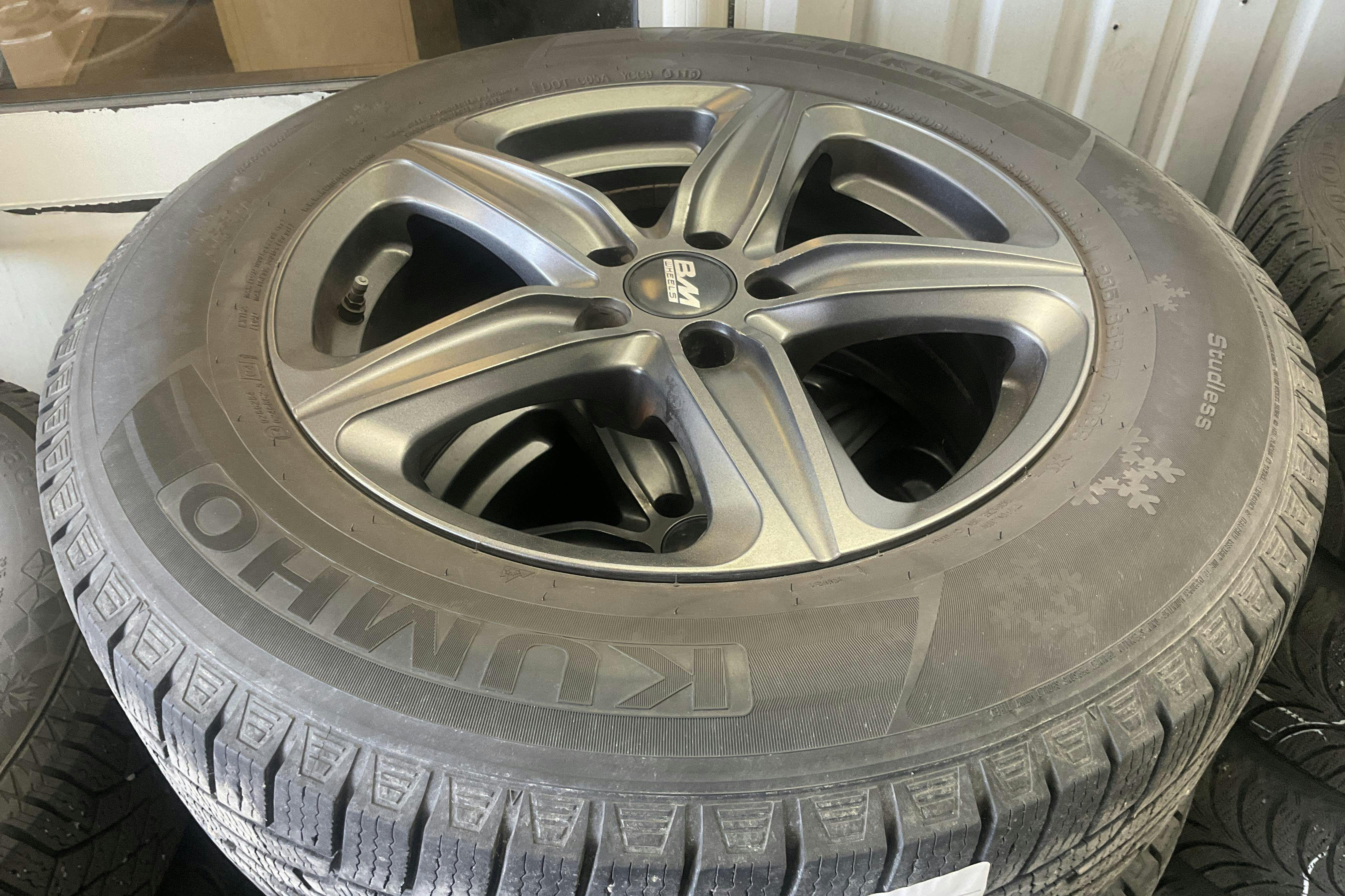 Vehicle Image 14