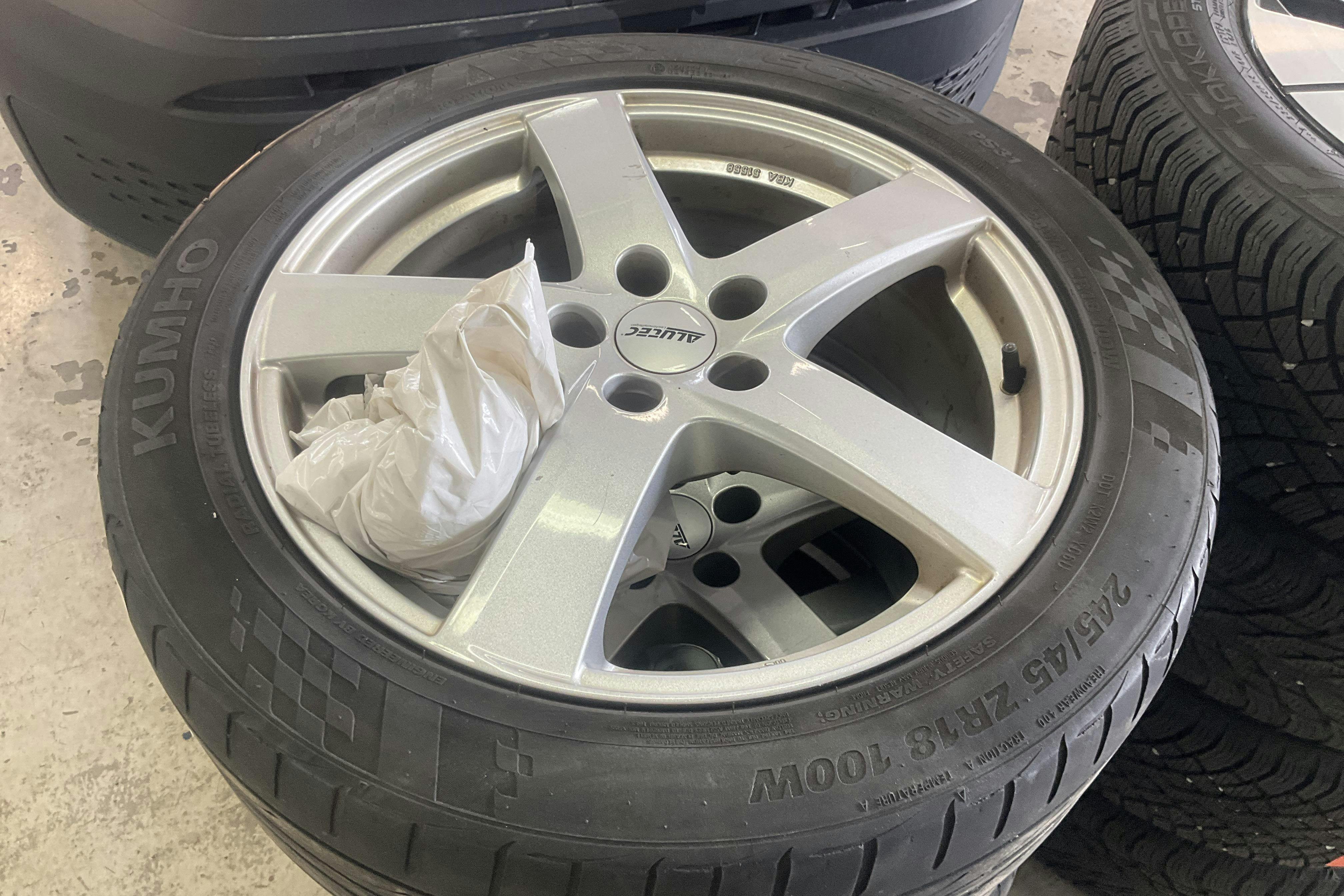 Vehicle Image 13