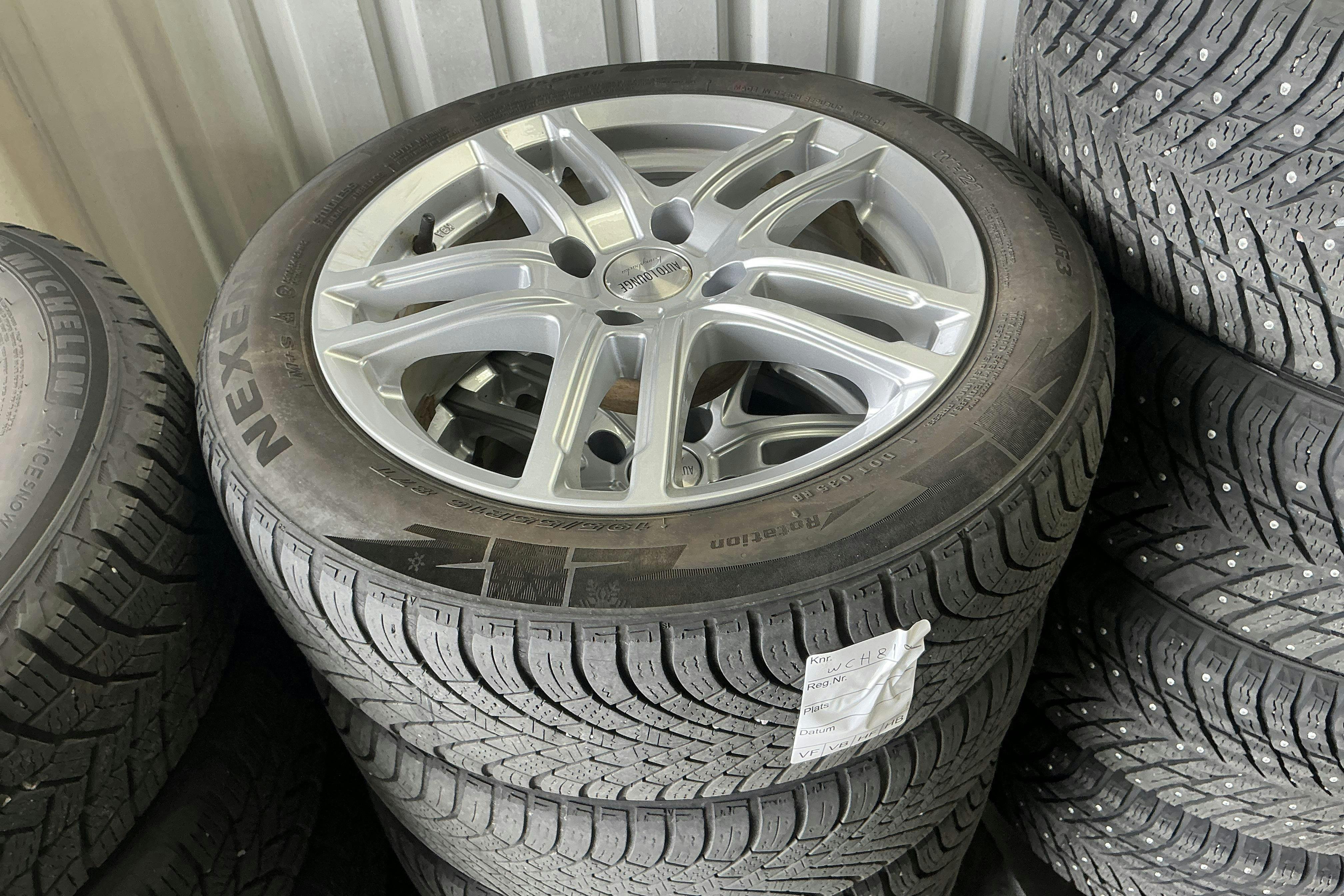 Vehicle Image 13