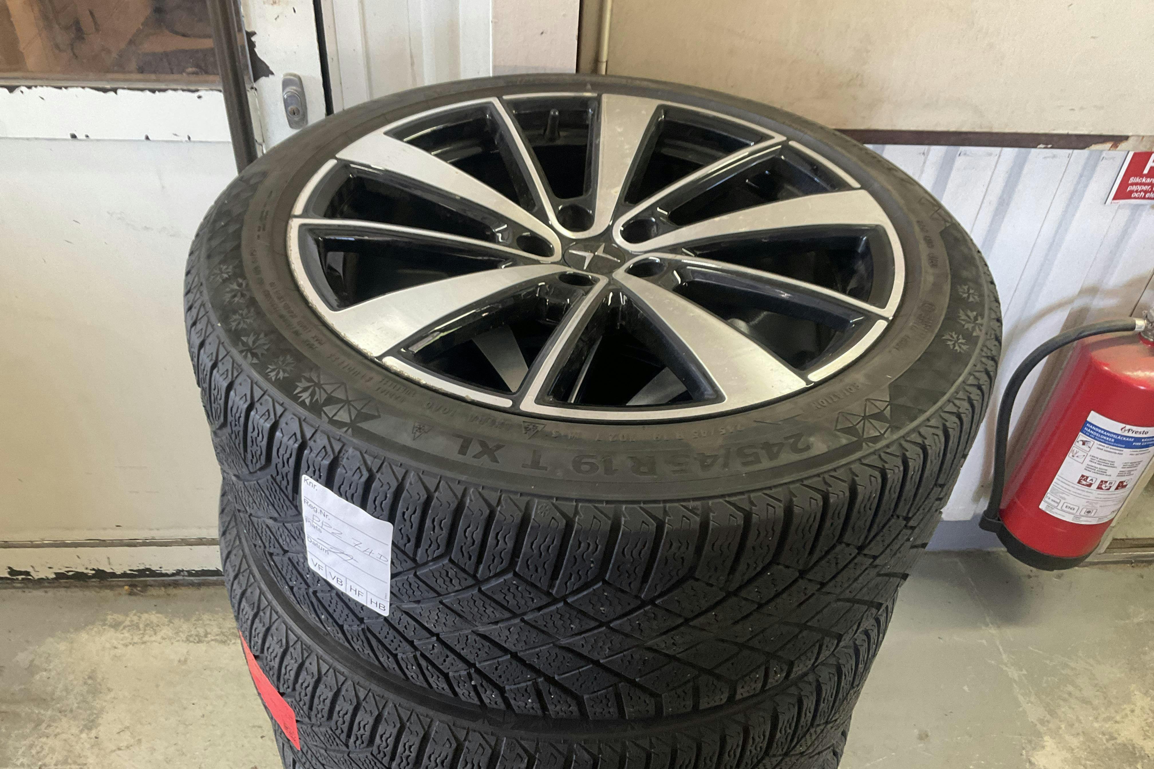 Vehicle Image 16