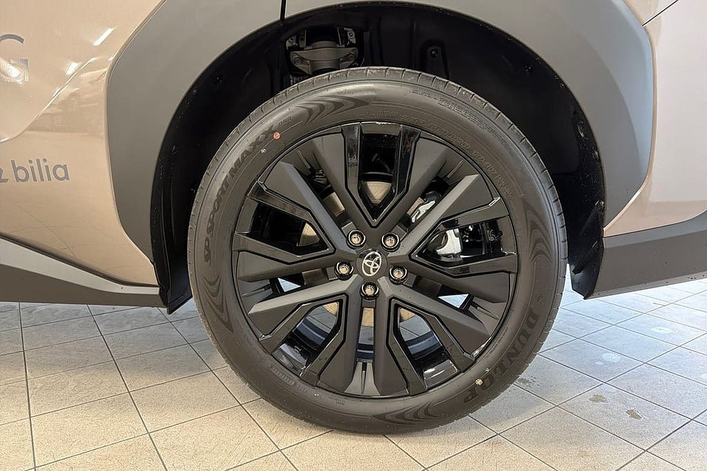 Vehicle Image 17