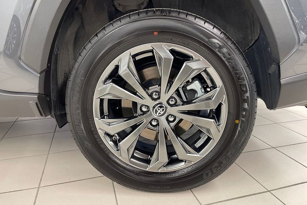 Vehicle Image 17