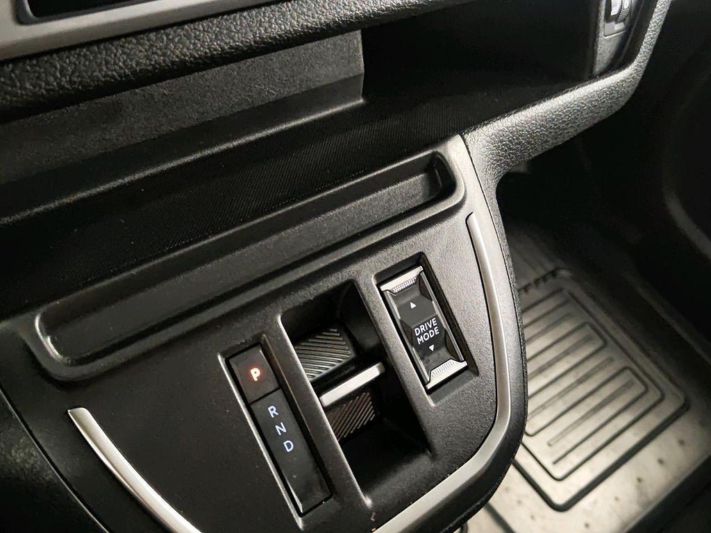 Vehicle Image 17