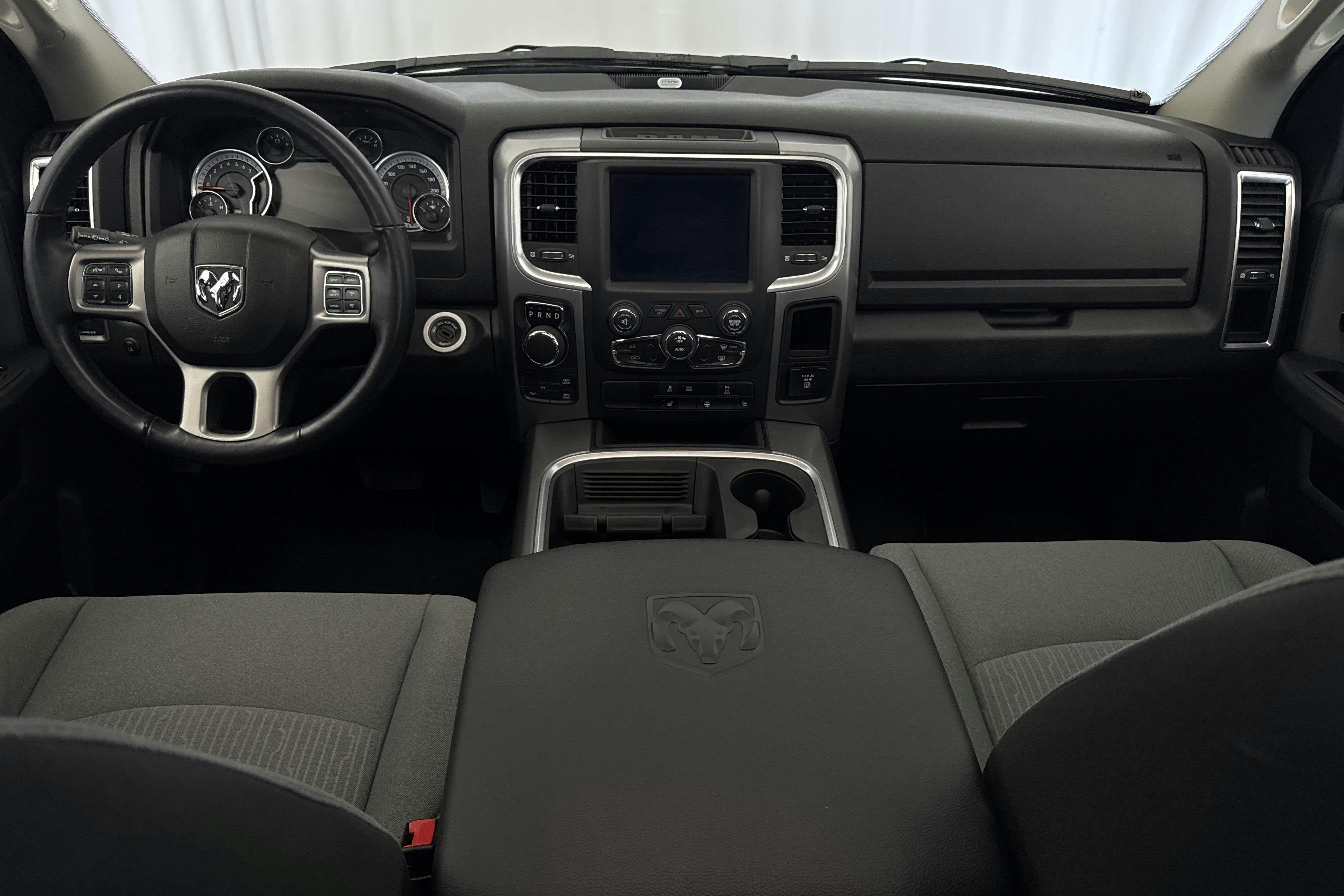Vehicle Image 6