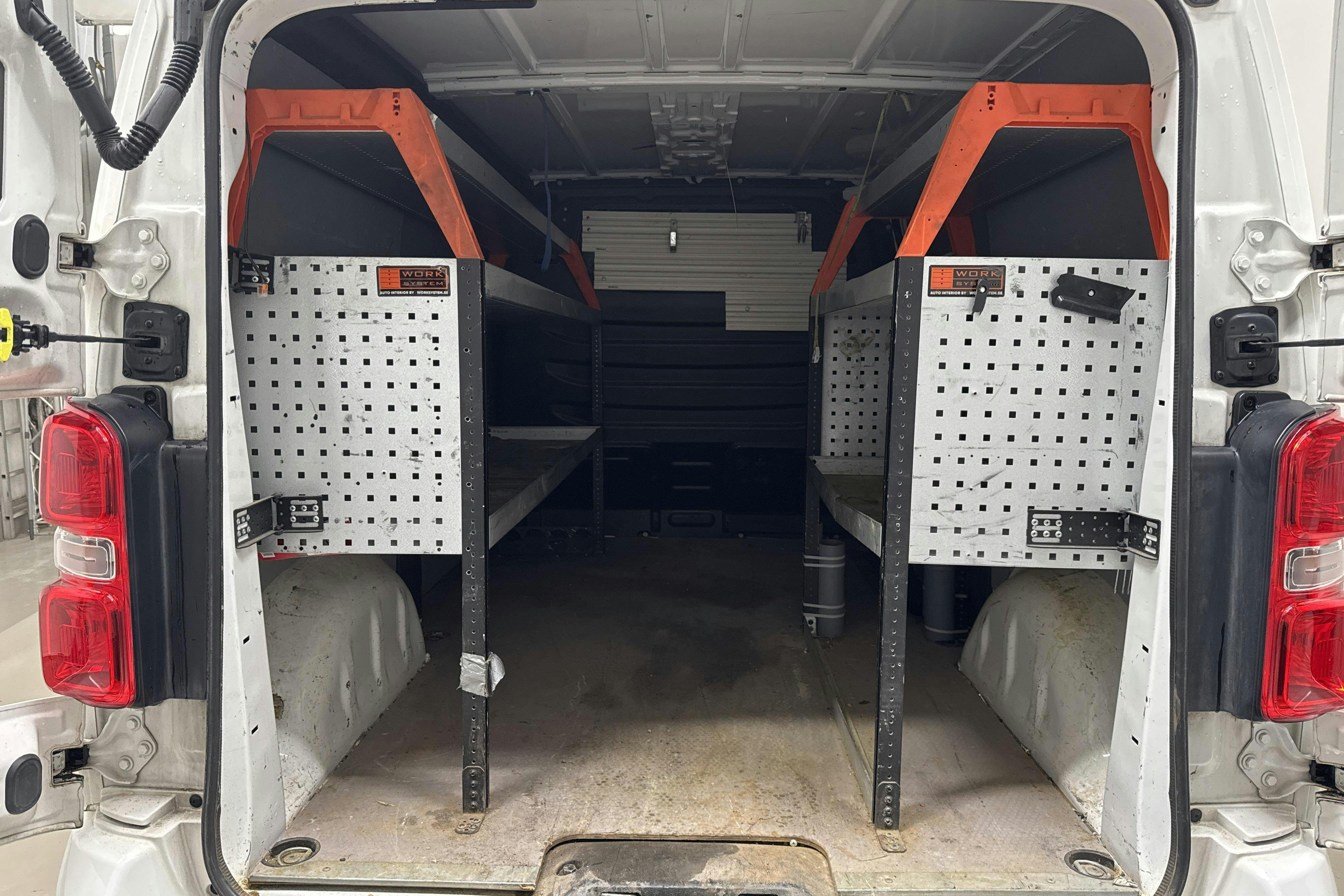 Vehicle Image 8