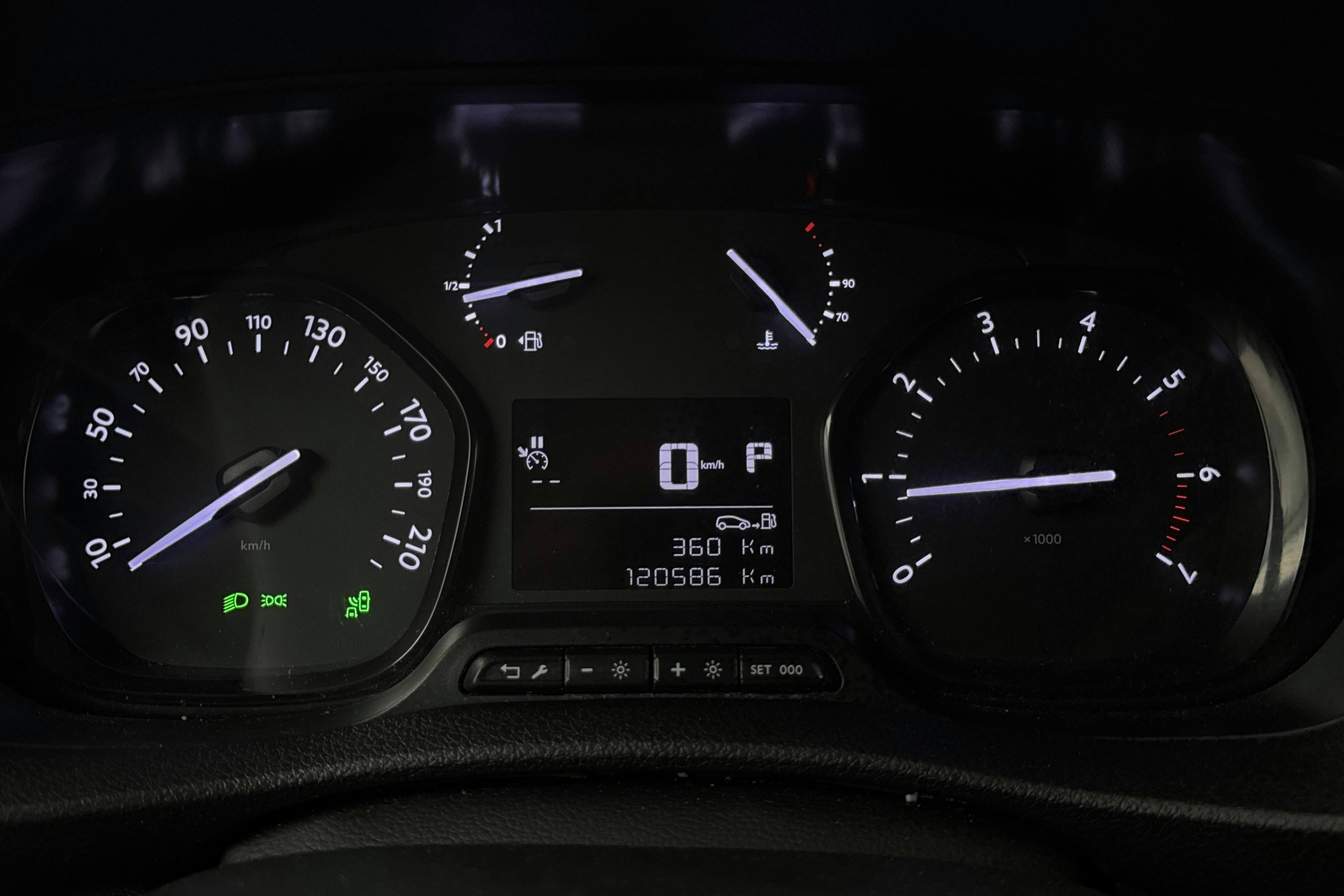 Vehicle Image 10