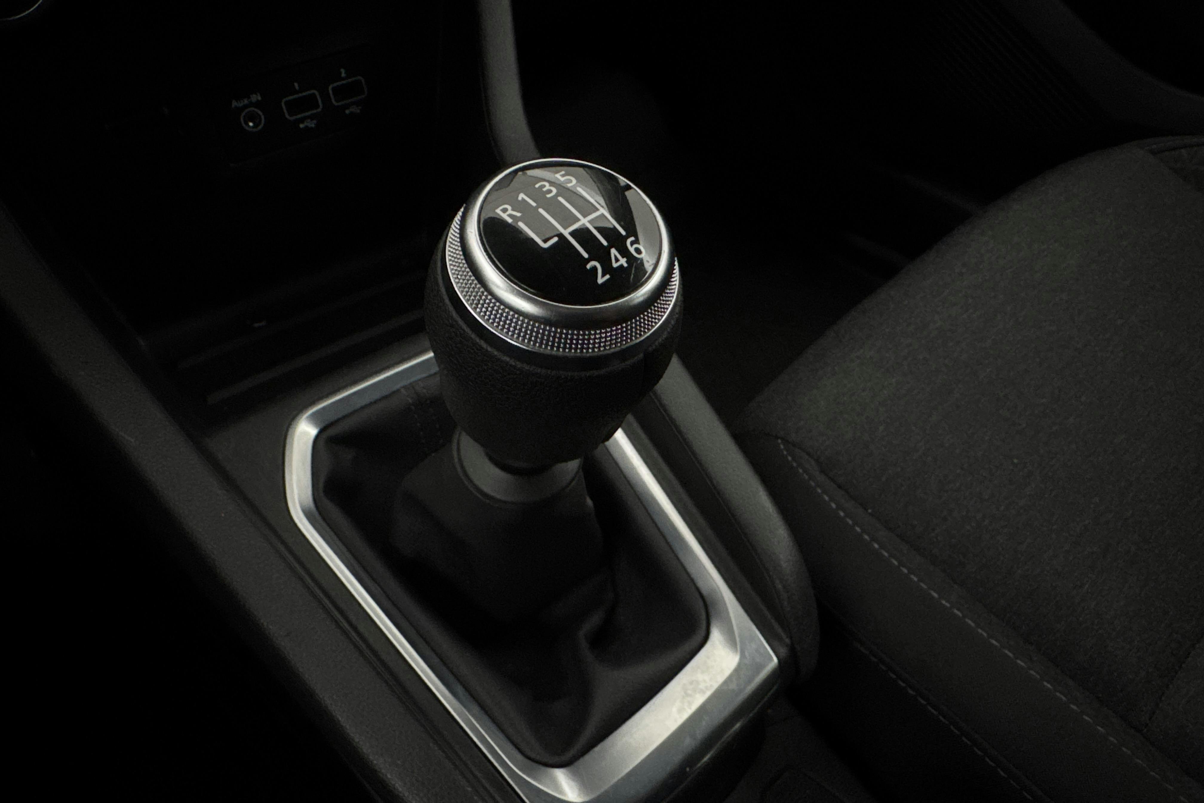 Vehicle Image 12