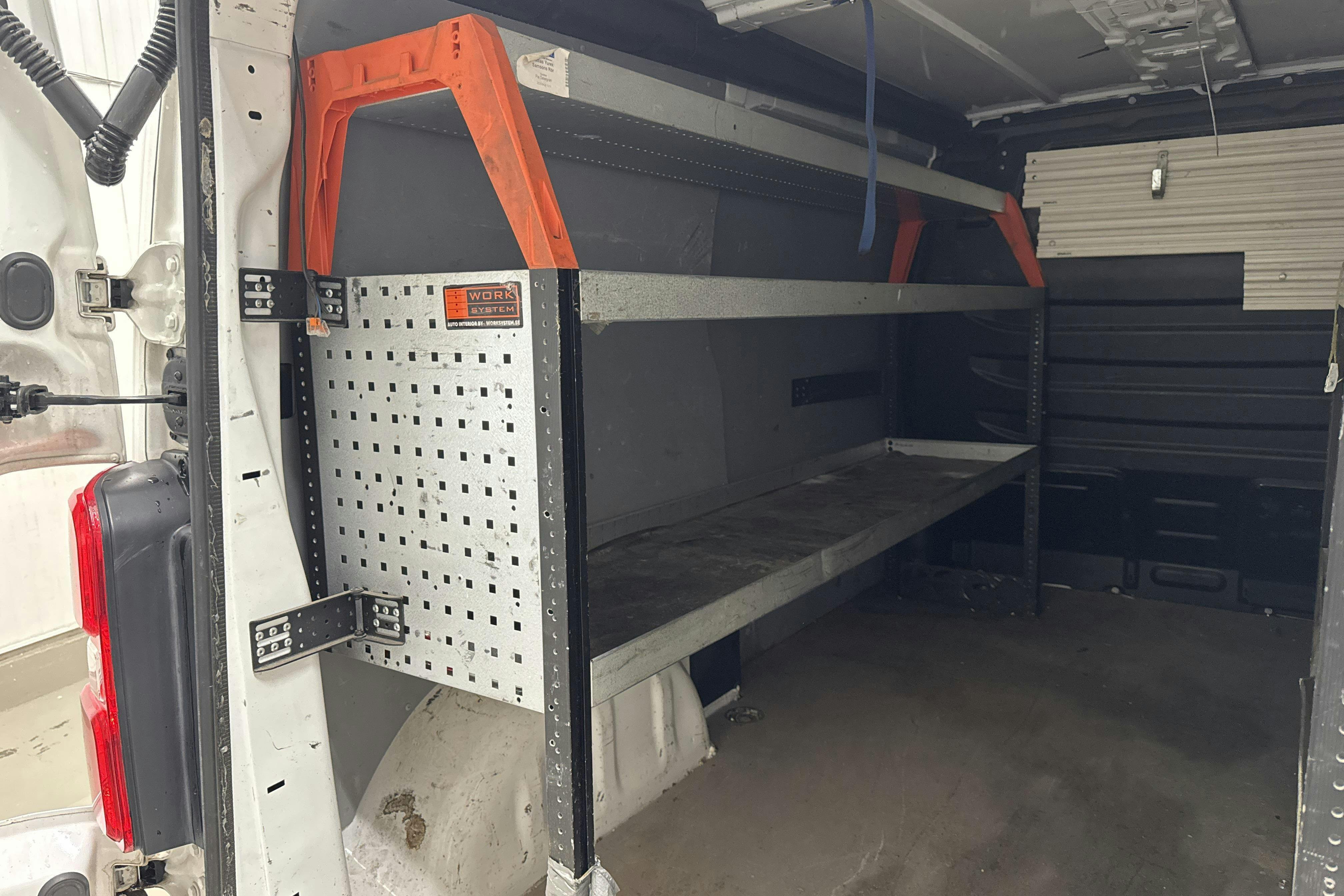 Vehicle Image 16