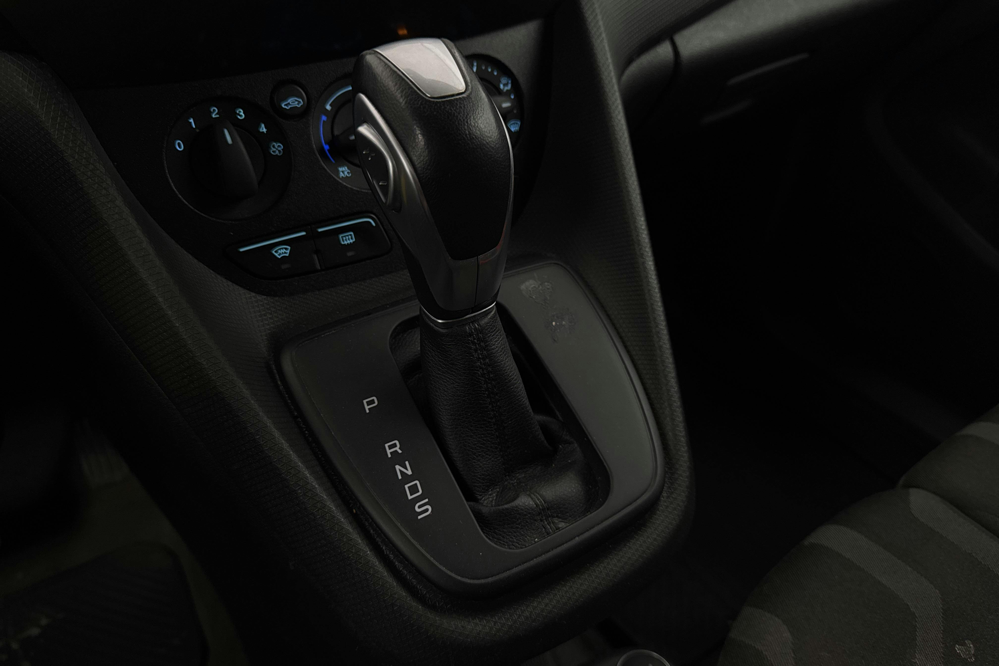 Vehicle Image 15