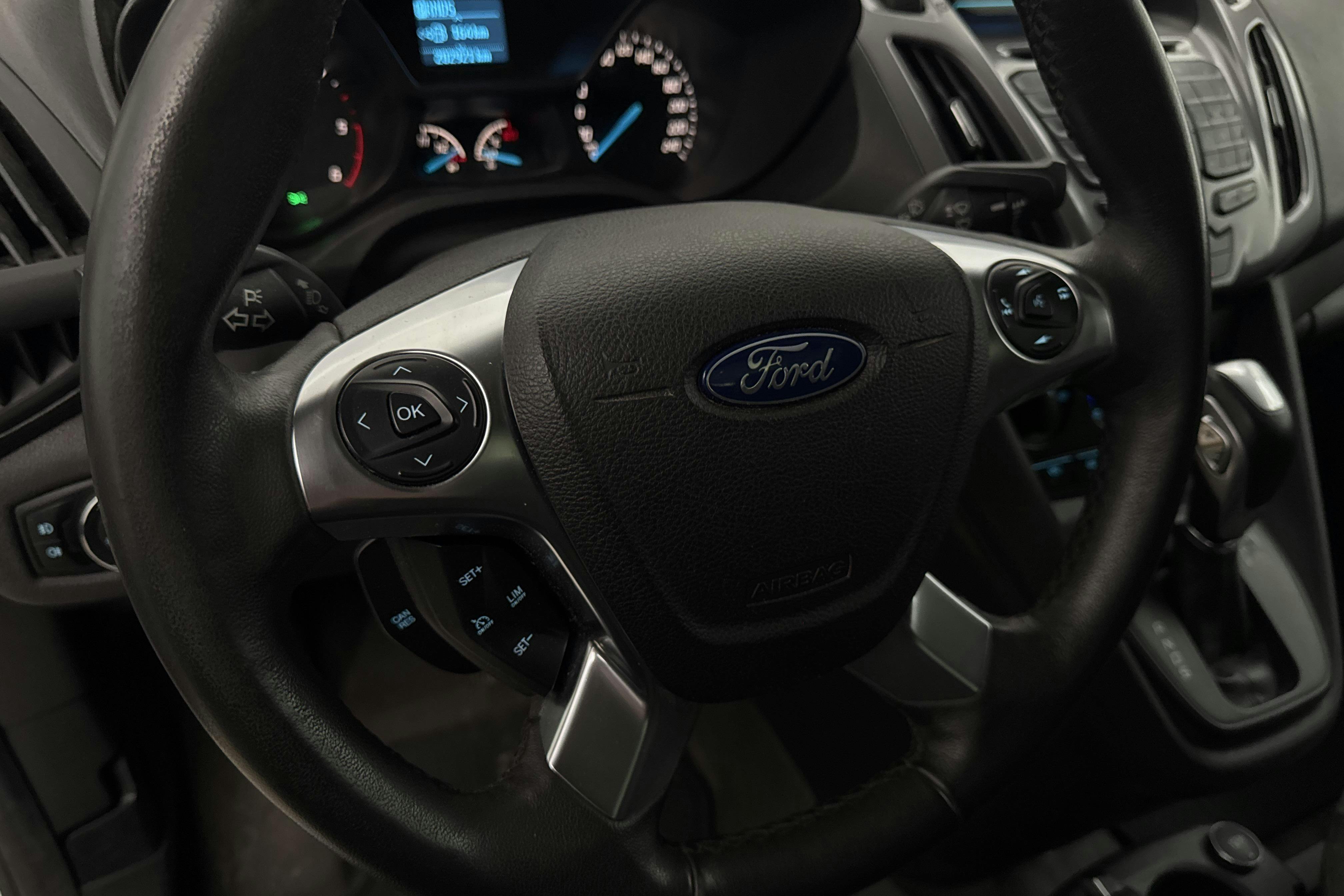 Vehicle Image 16