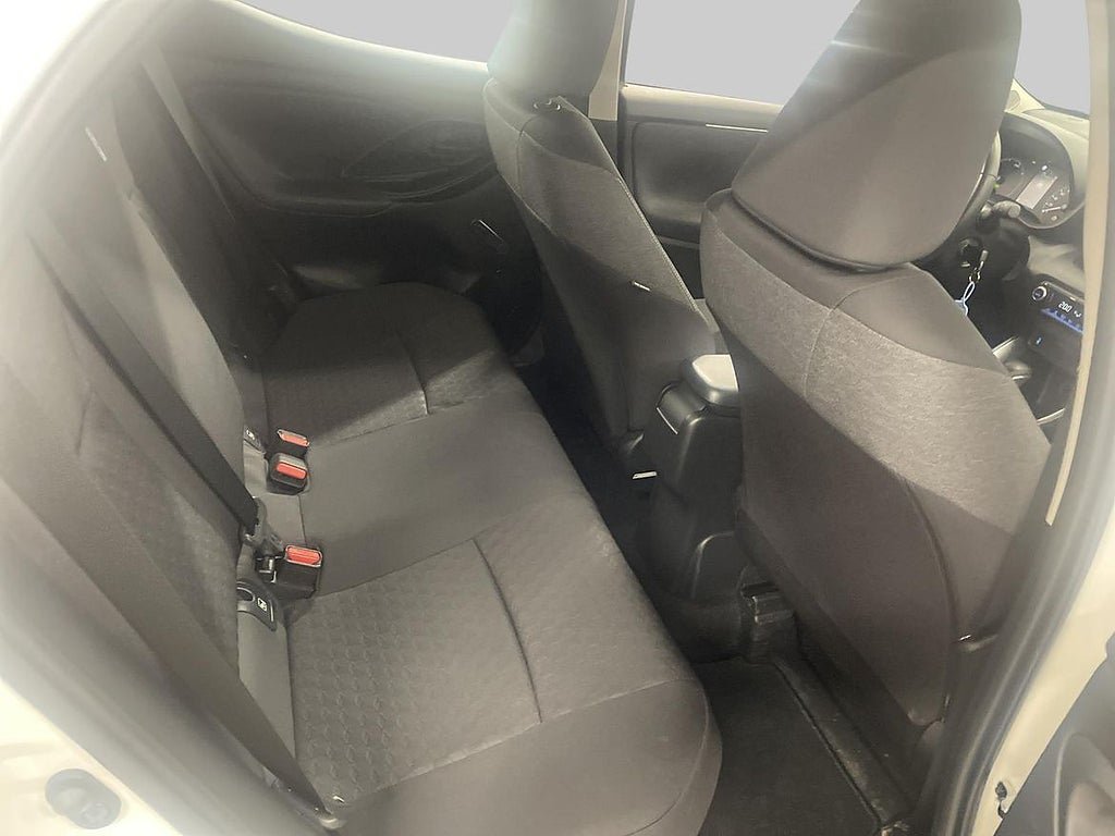 Vehicle Image 11