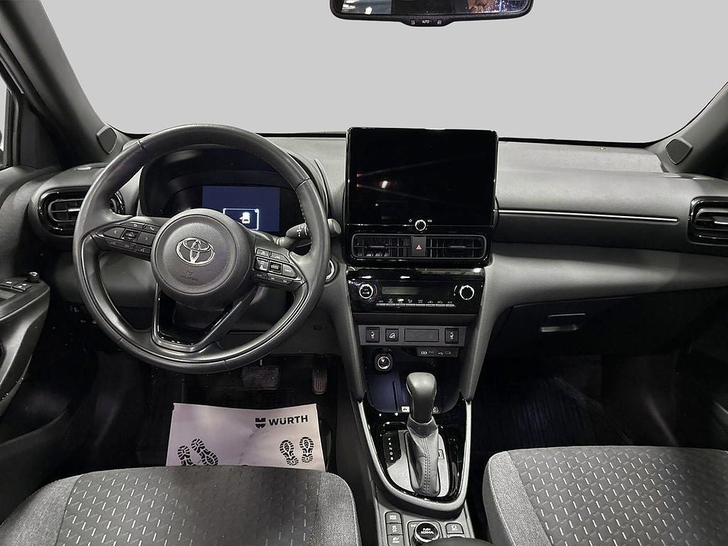 Vehicle Image 12