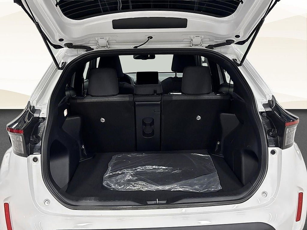 Vehicle Image 13