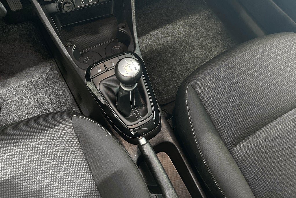Vehicle Image 14