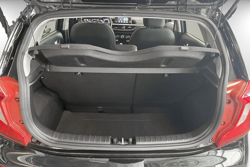 Vehicle Image 16