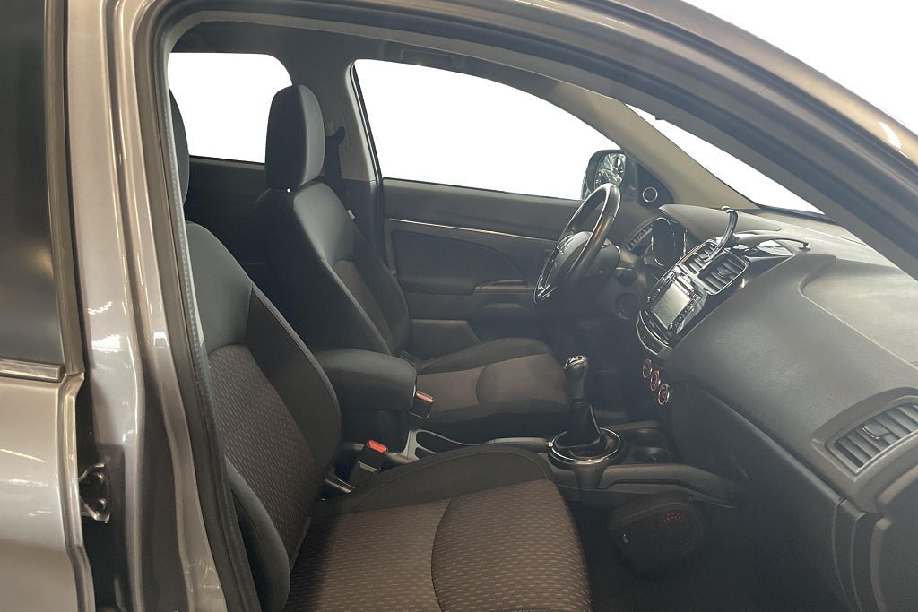 Vehicle Image 14