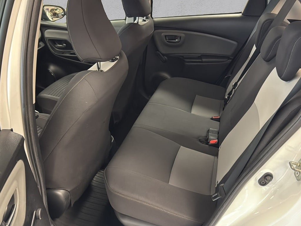 Vehicle Image 11