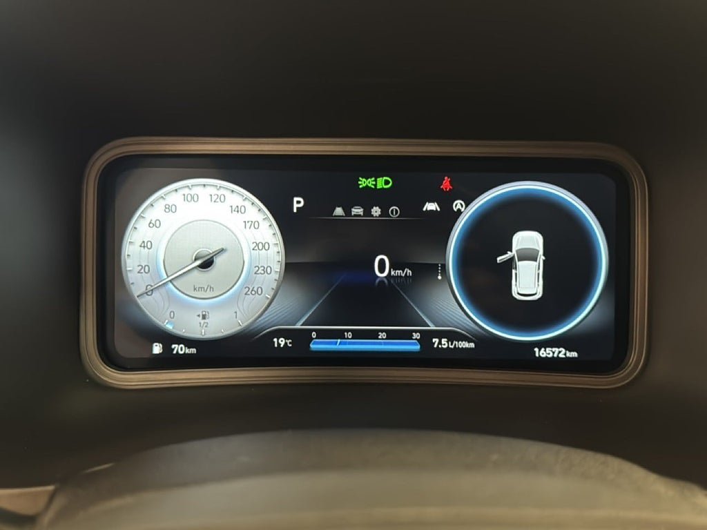 Vehicle Image 15