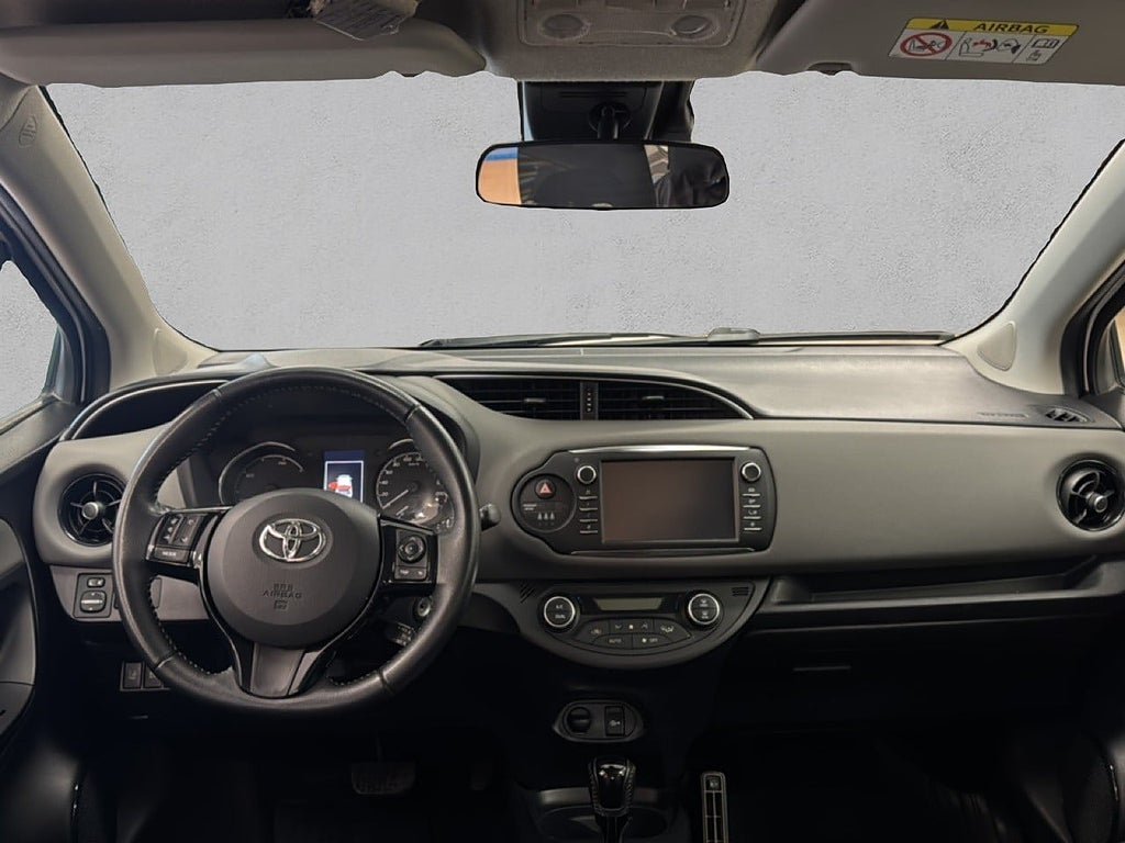 Vehicle Image 14