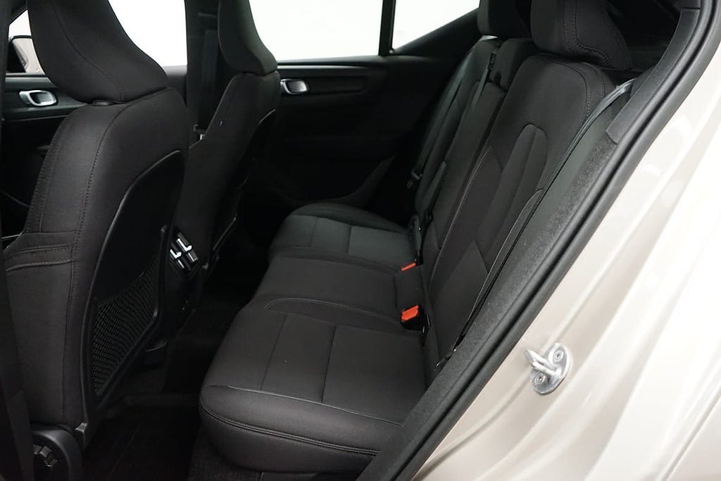 Vehicle Image 42