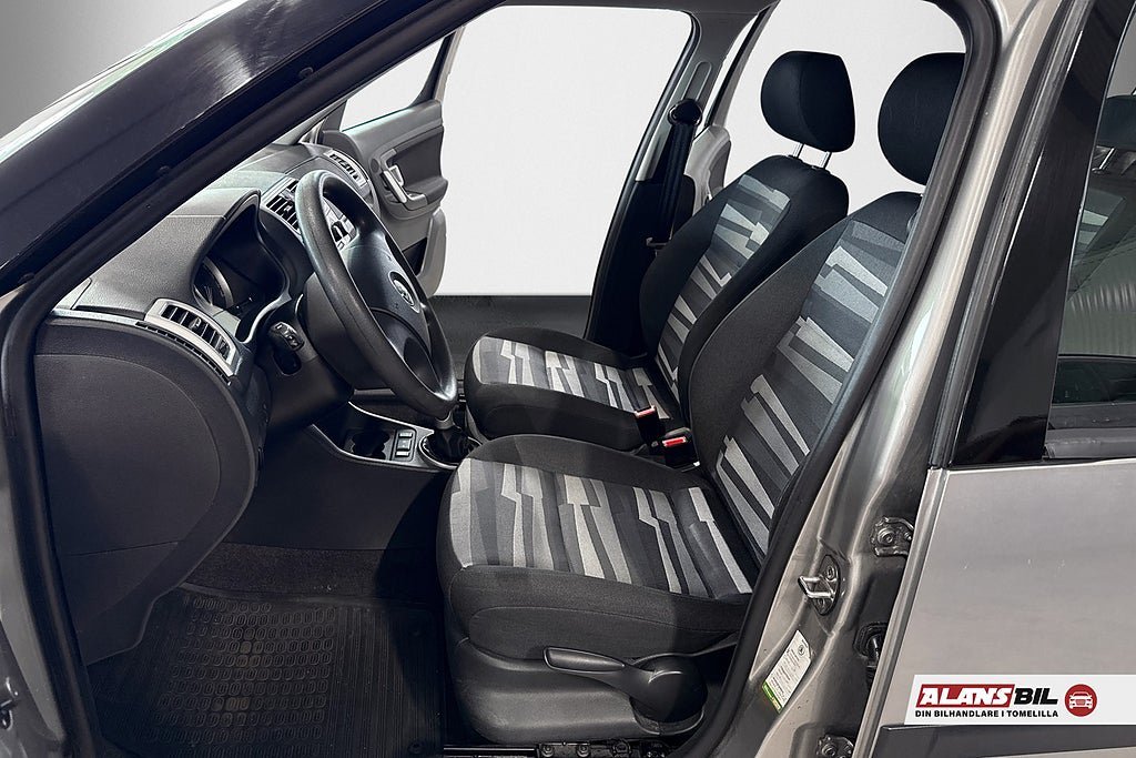 Vehicle Image 5