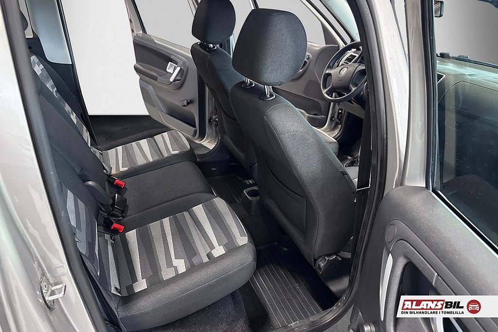 Vehicle Image 9