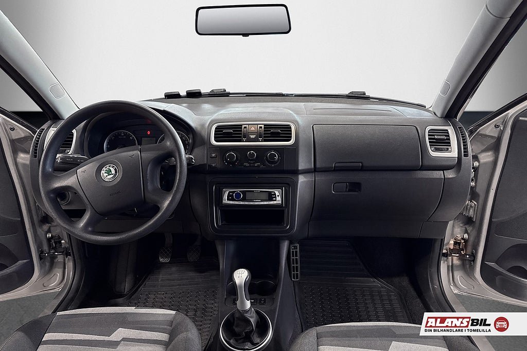 Vehicle Image 10