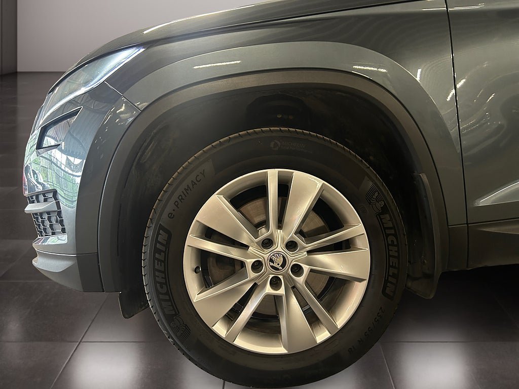 Vehicle Image 9