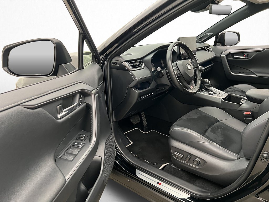 Vehicle Image 17