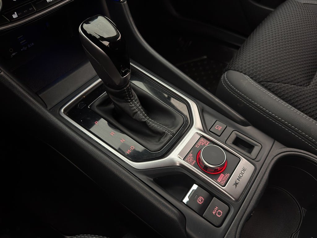 Vehicle Image 25