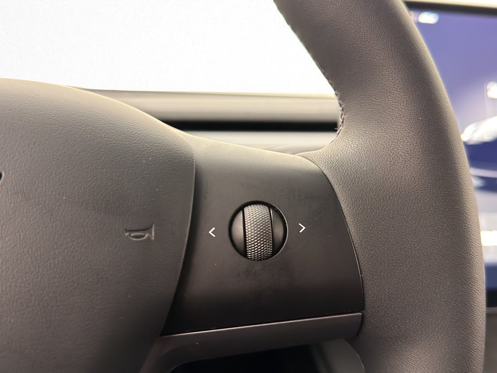 Vehicle Image 28
