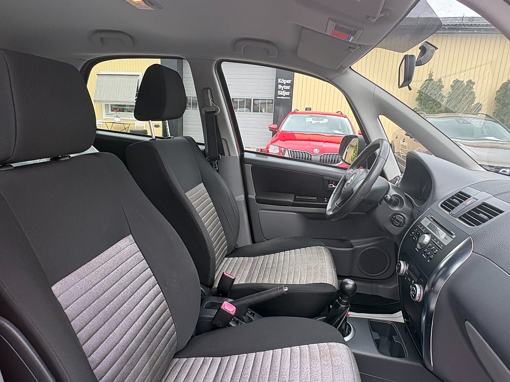 Vehicle Image 7