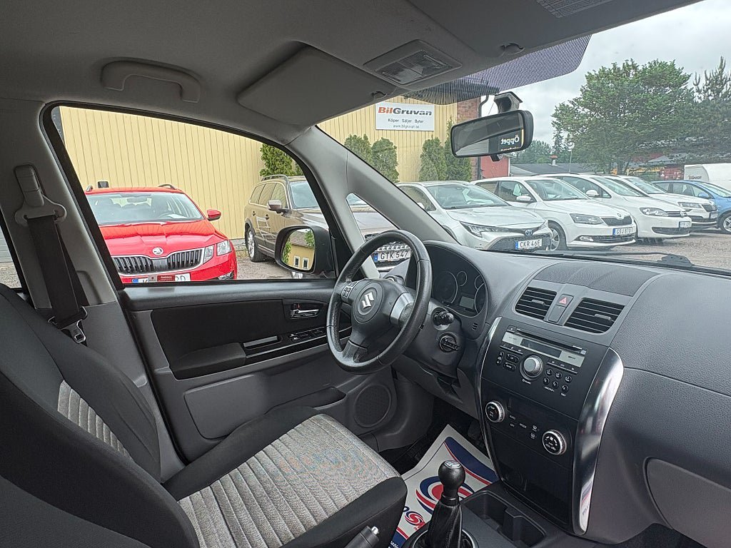 Vehicle Image 8