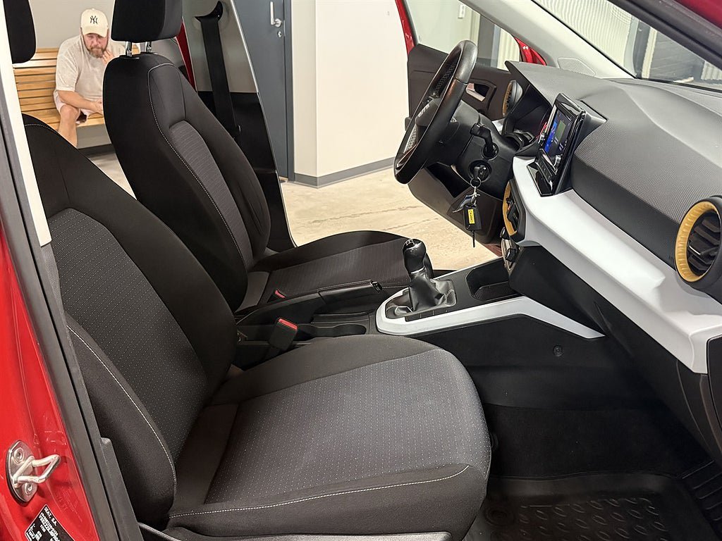 Vehicle Image 8