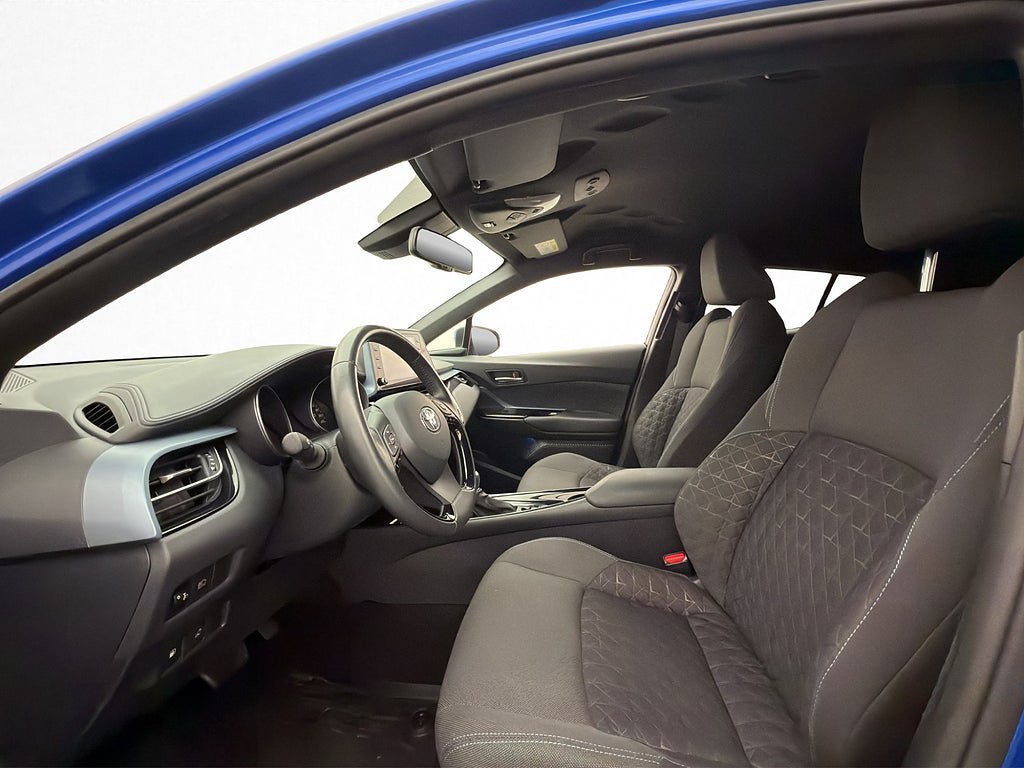 Vehicle Image 10