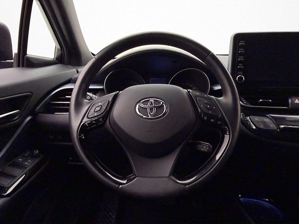 Vehicle Image 12