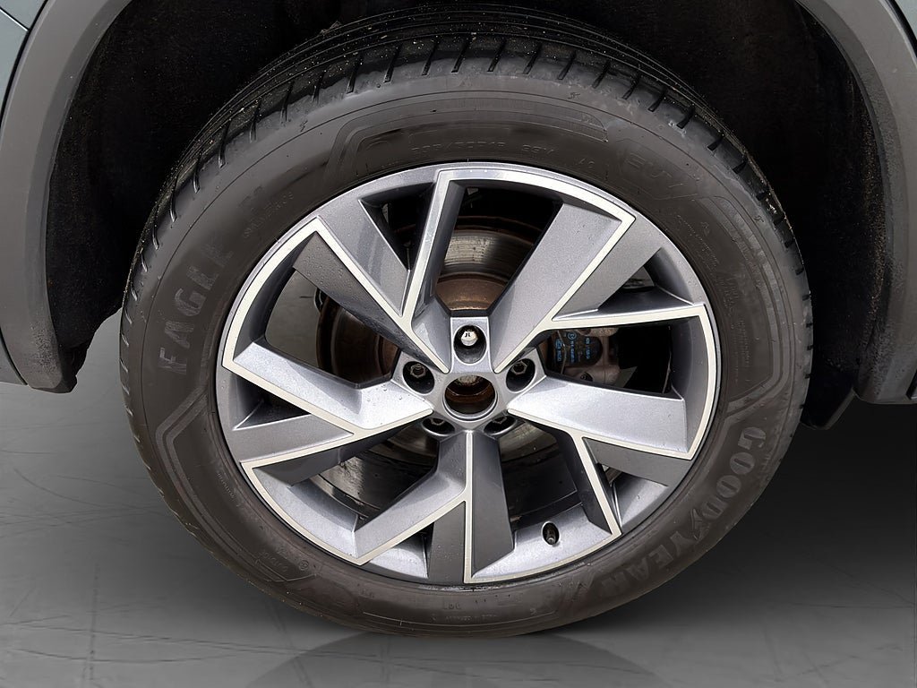 Vehicle Image 35